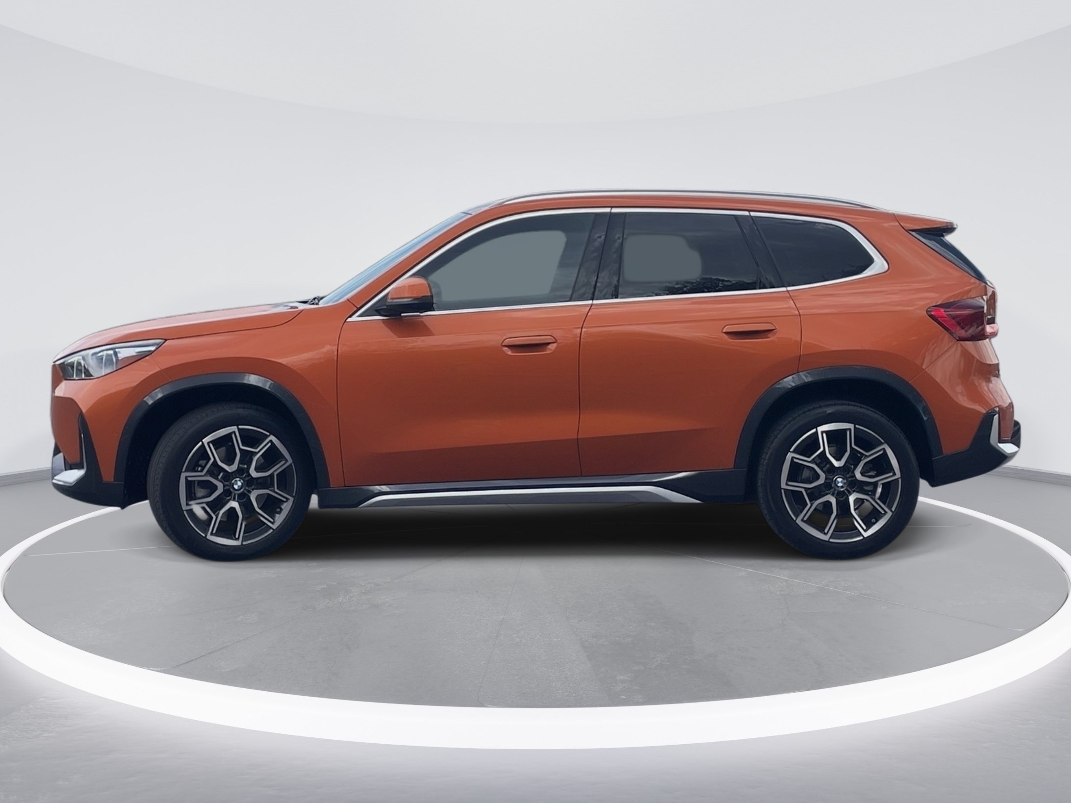 Used 2025 BMW X1 xDrive28i w/ Technology Package AWD/4WD image 4