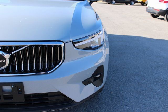 Used 2025 Volvo XC40 B5 Plus image 44