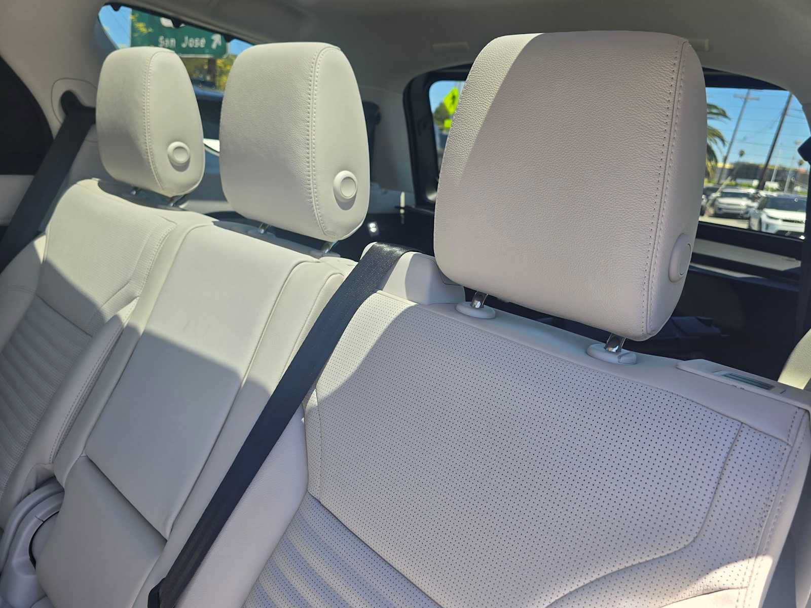 New 2026 Land Rover Discovery S AWD/4WD image 18
