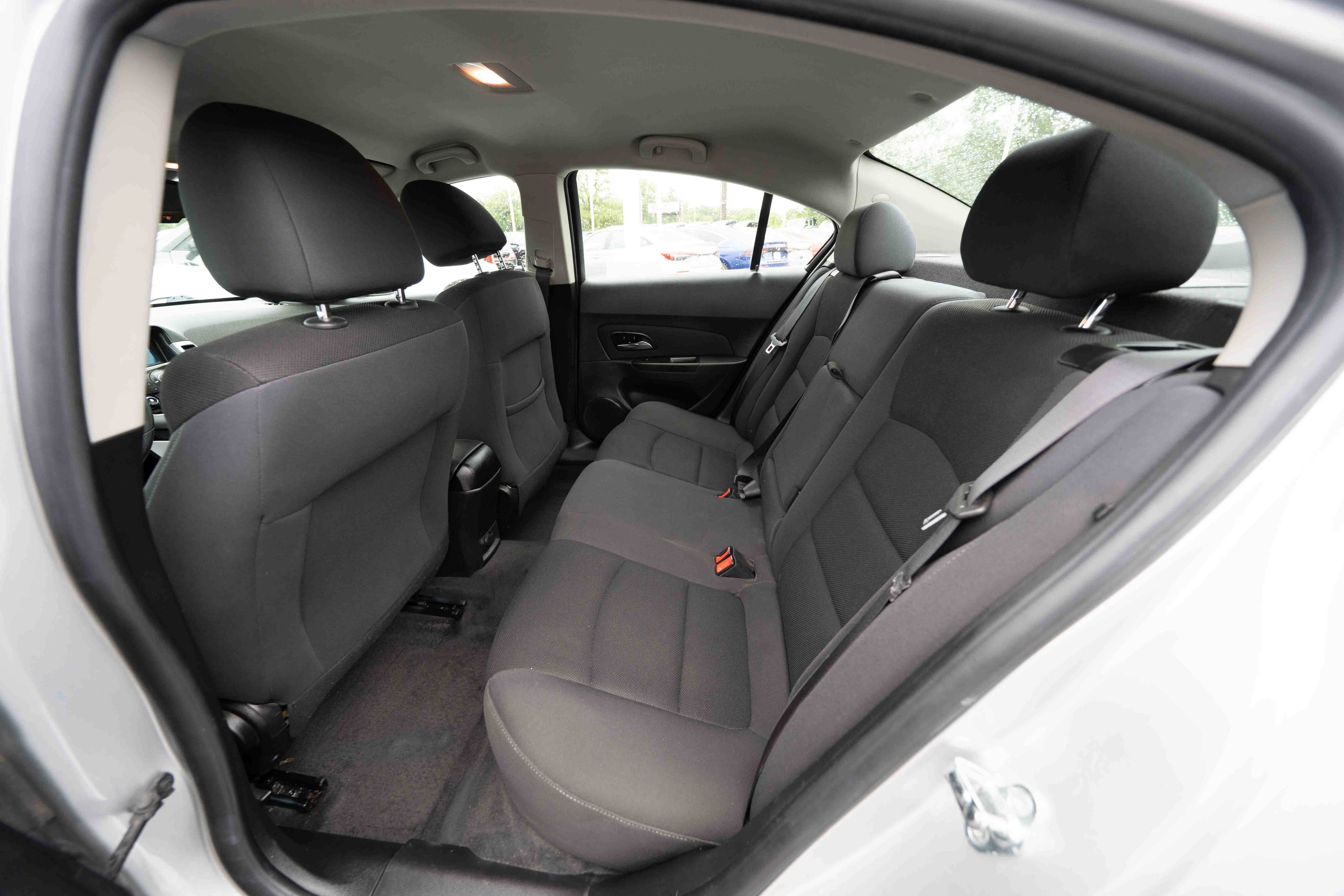 Used 2016 Chevrolet Cruze LT FWD image 23