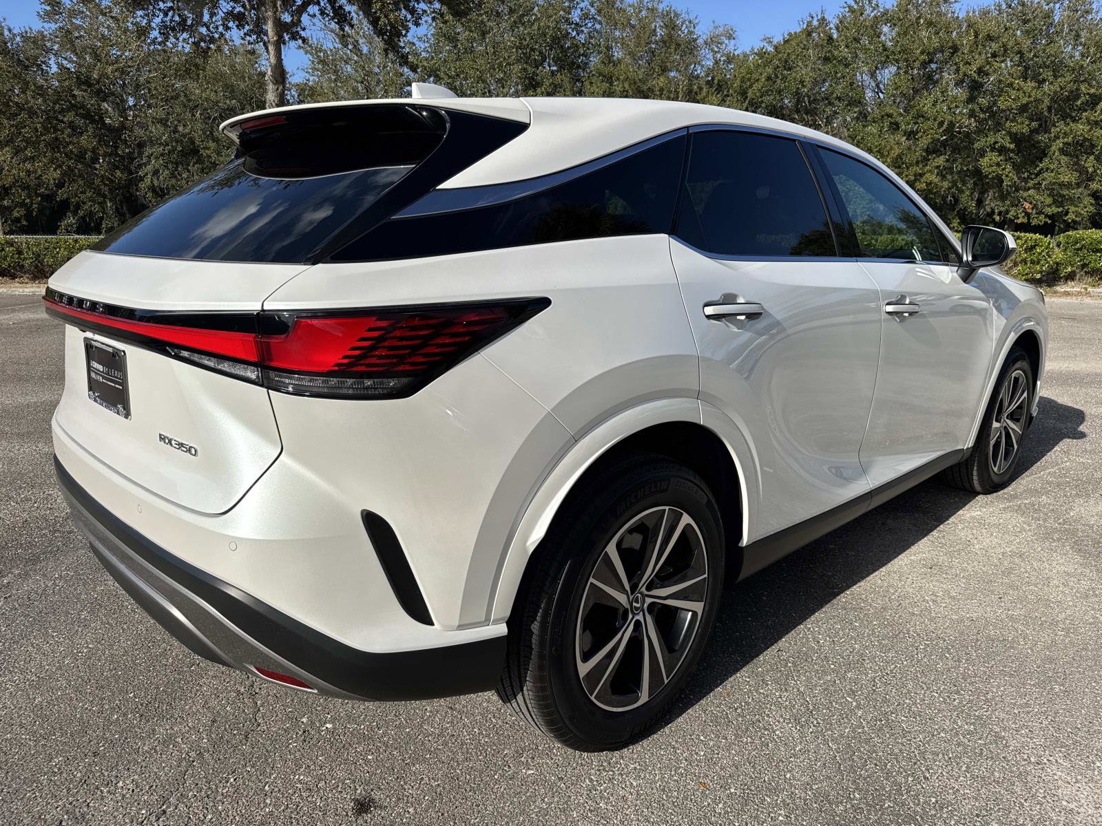 Certified 2025 Lexus RX 350 FWD image 3