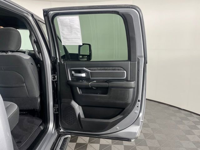 Used 2024 RAM 2500 Big Horn AWD/4WD image 40
