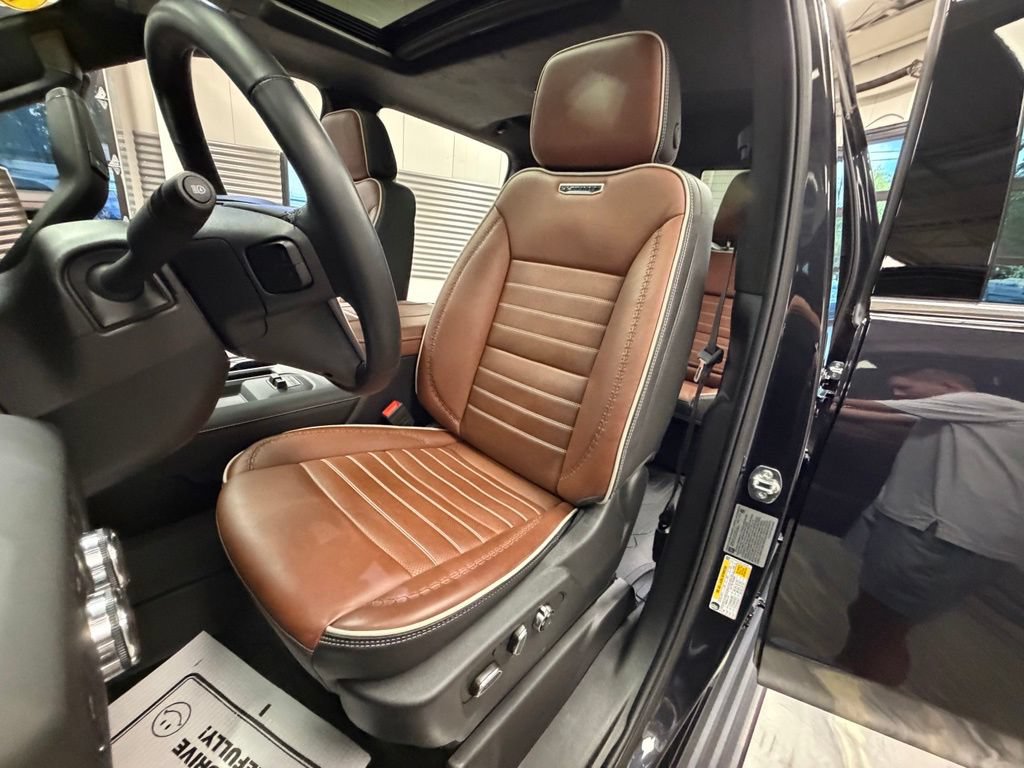 Used 2025 GMC Sierra 2500 Denali Ultimate AWD/4WD image 8