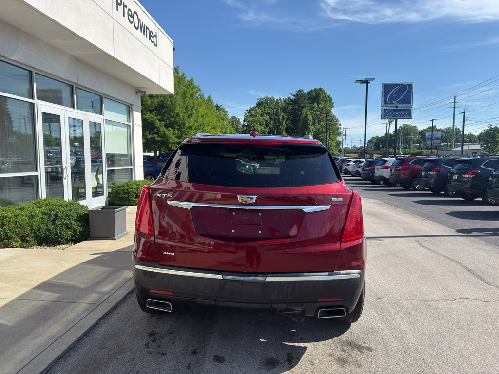 Used 2017 Cadillac XT5 Luxury w/ Driver Awareness Package AWD/4WD image 4