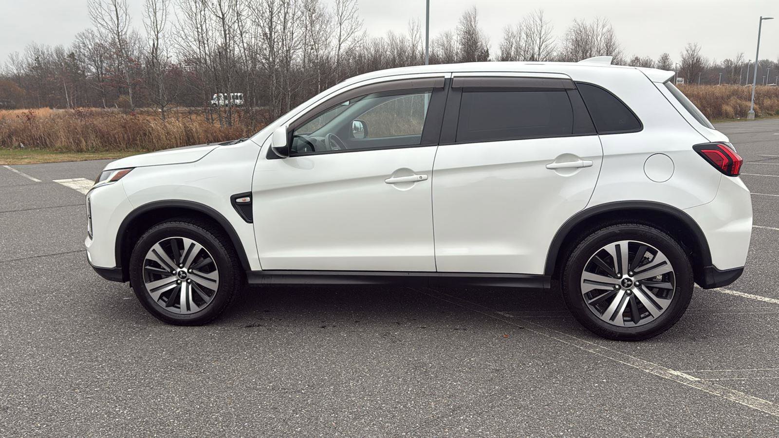 Used 2020 Mitsubishi Outlander Sport ES image 12