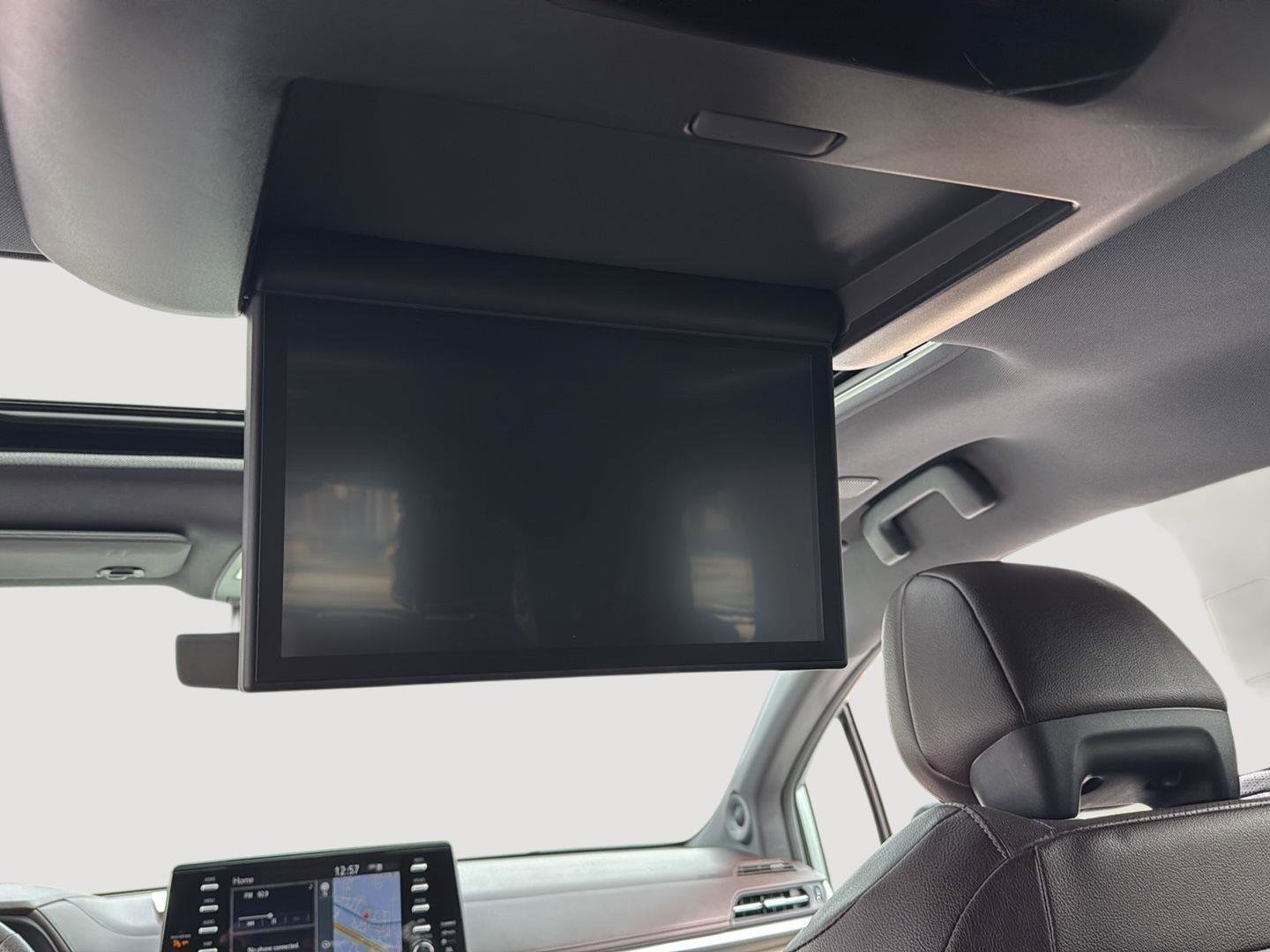 Used 2022 Toyota Sienna Platinum image 41