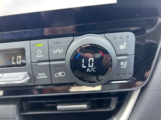 Used 2024 Toyota Grand Highlander AWD Hybrid image 23