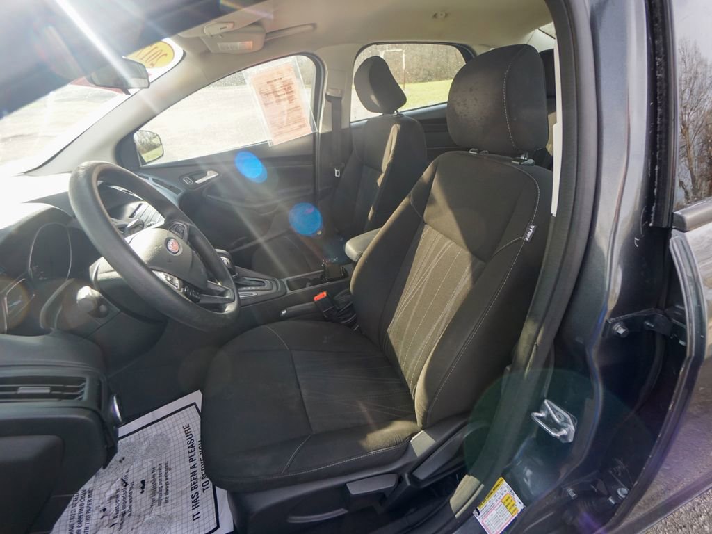 Used 2017 Ford Focus SE image 19