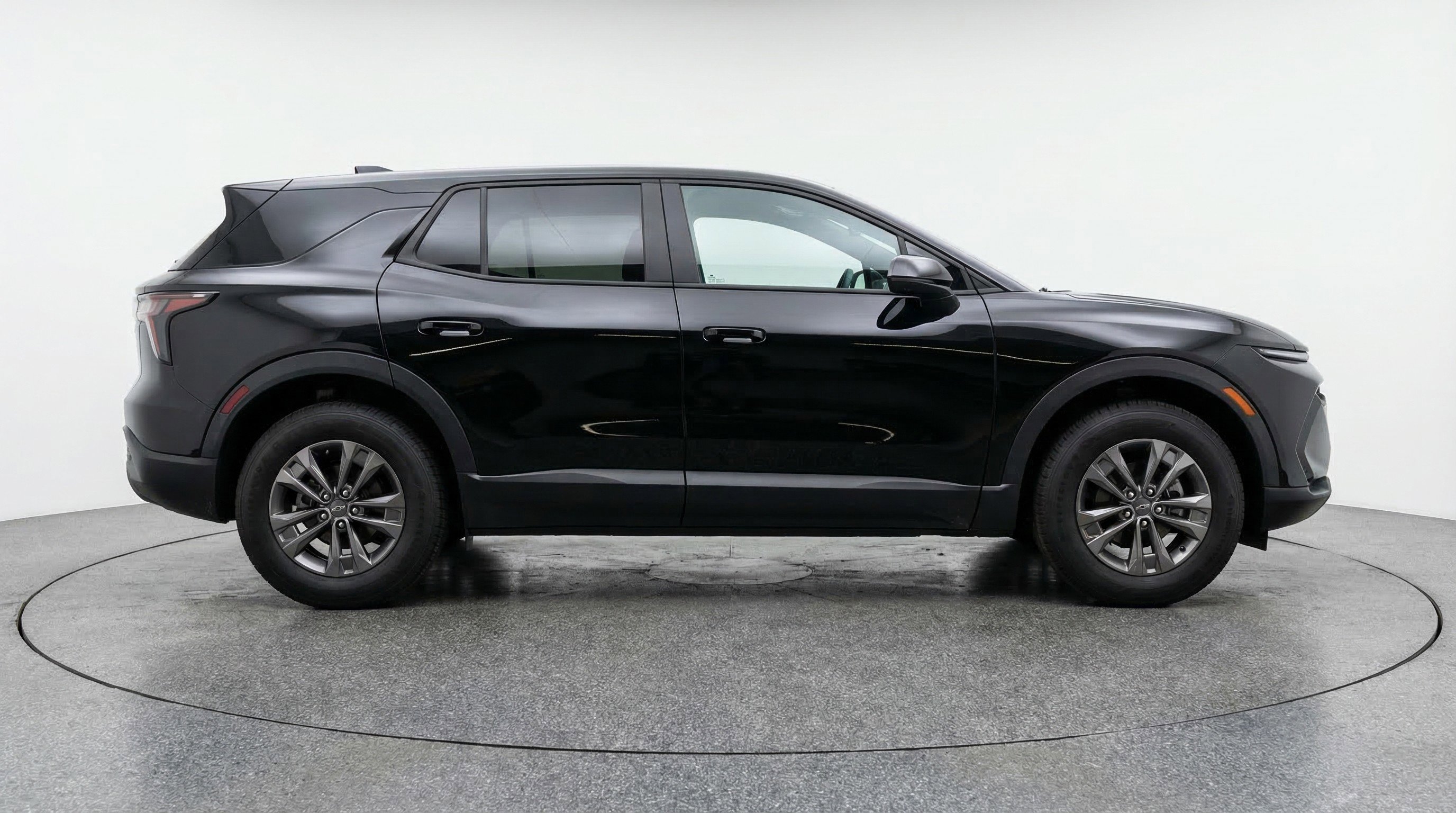 Used 2025 Chevrolet Equinox LT FWD image 11