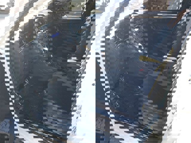 Certified 2024 Volkswagen Tiguan SE R-Line image 17