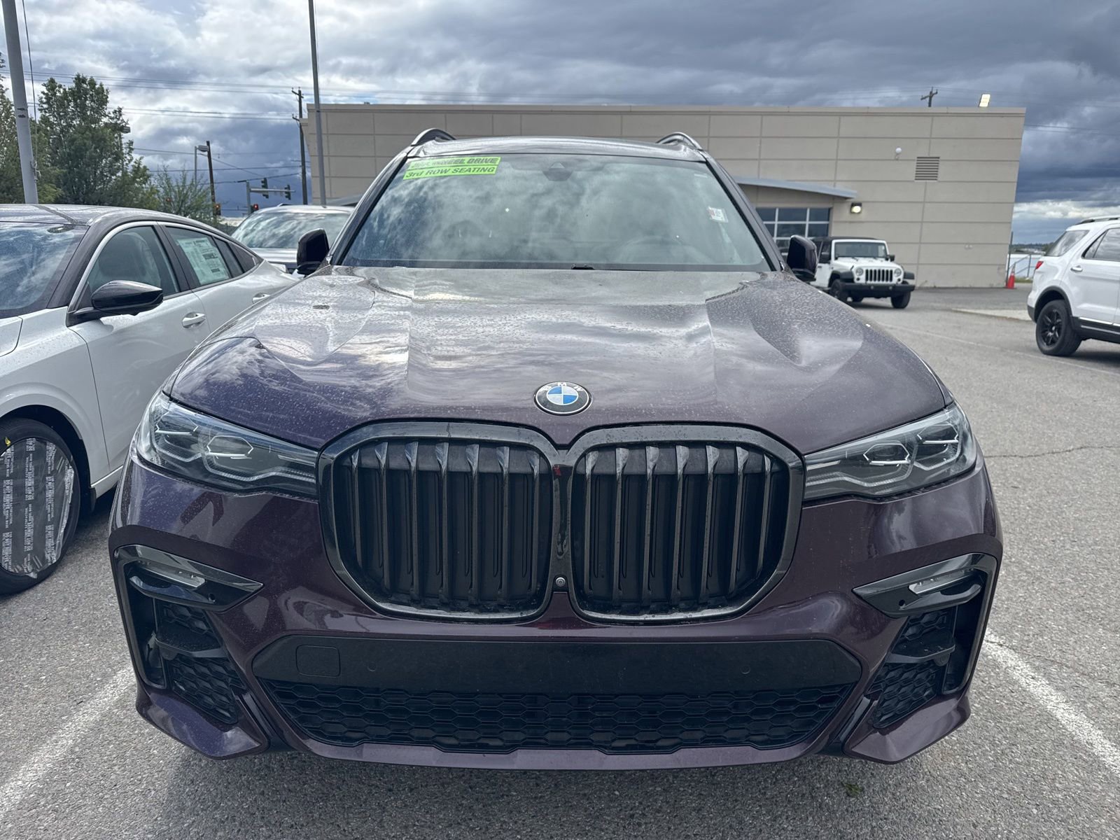 Used 2021 BMW X7 xDrive40i w/ M Sport Package AWD/4WD image 2