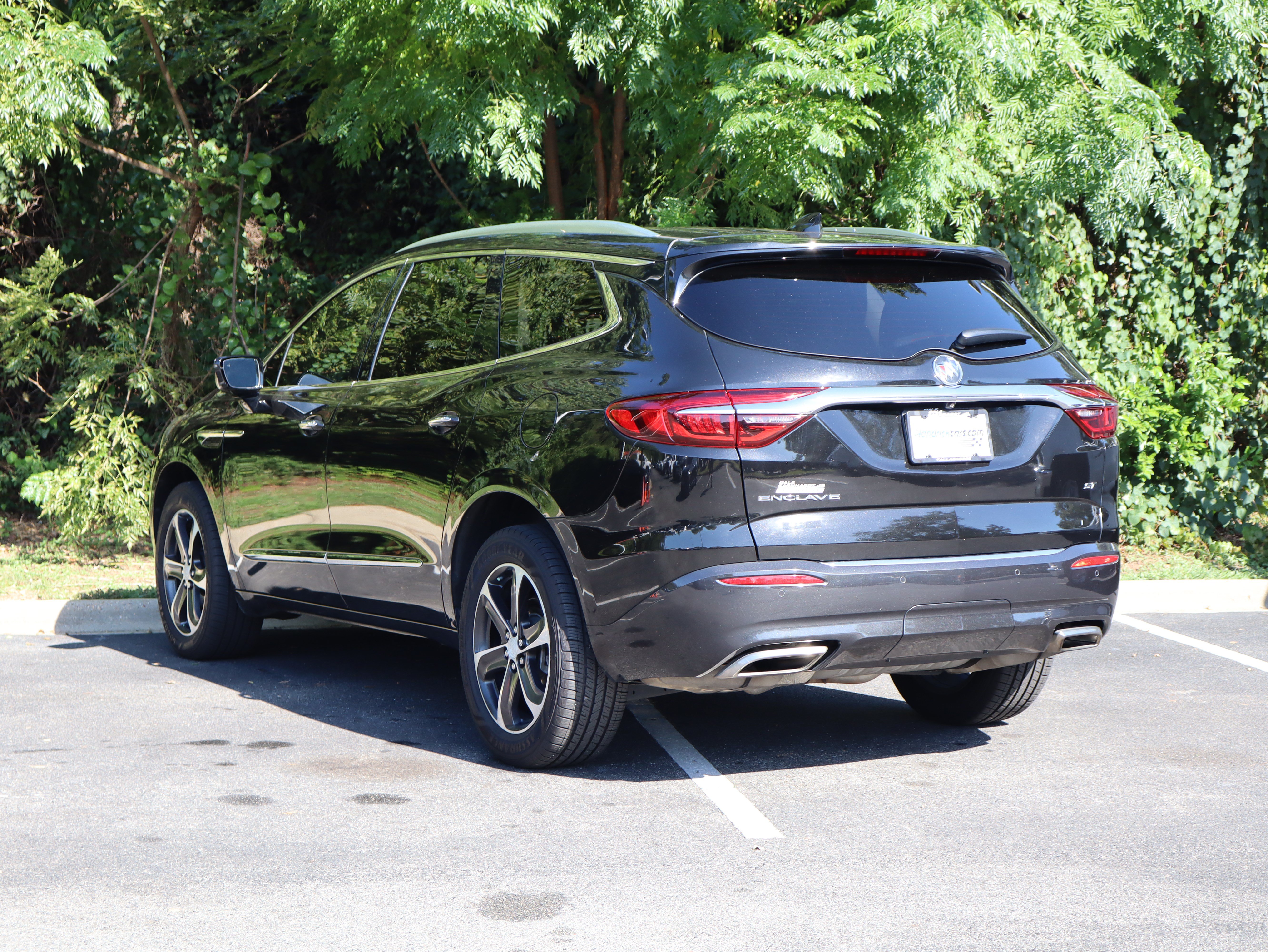 Used 2021 Buick Enclave Essence w/ Sport Touring Edition FWD image 7