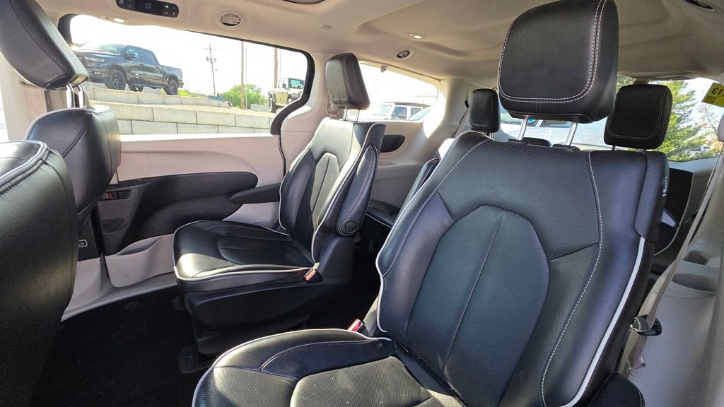 Used 2022 Chrysler Pacifica Limited image 13