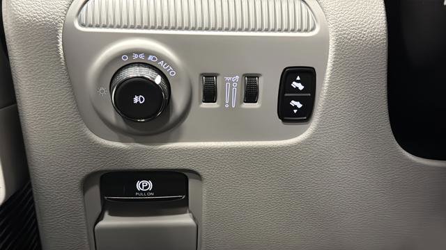 Used 2023 Jeep Grand Wagoneer 4WD image 33