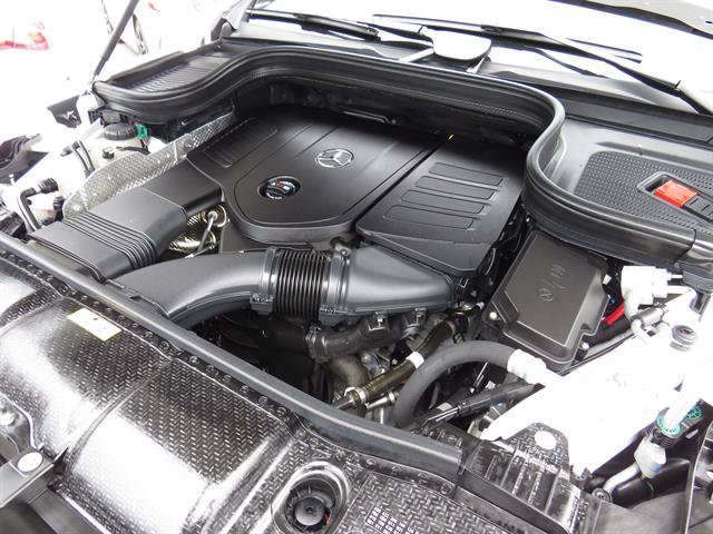 Used 2025 Mercedes-Benz GLE 450e 4MATIC w/ Winter Package image 7