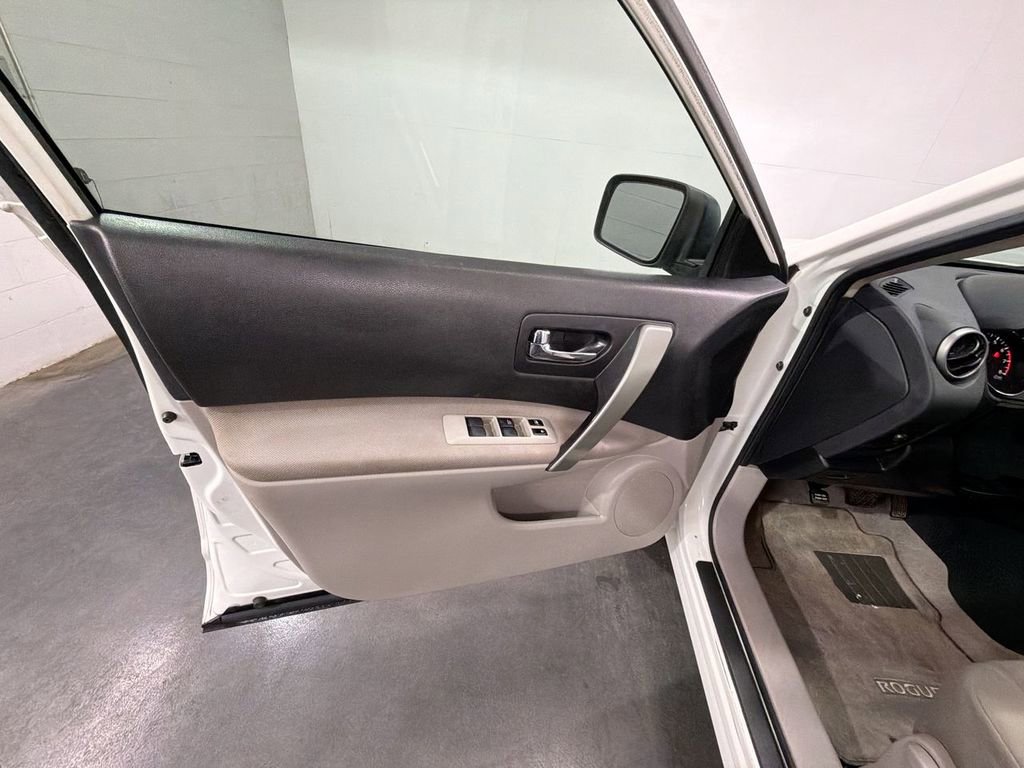 Used 2012 Nissan Rogue S image 18