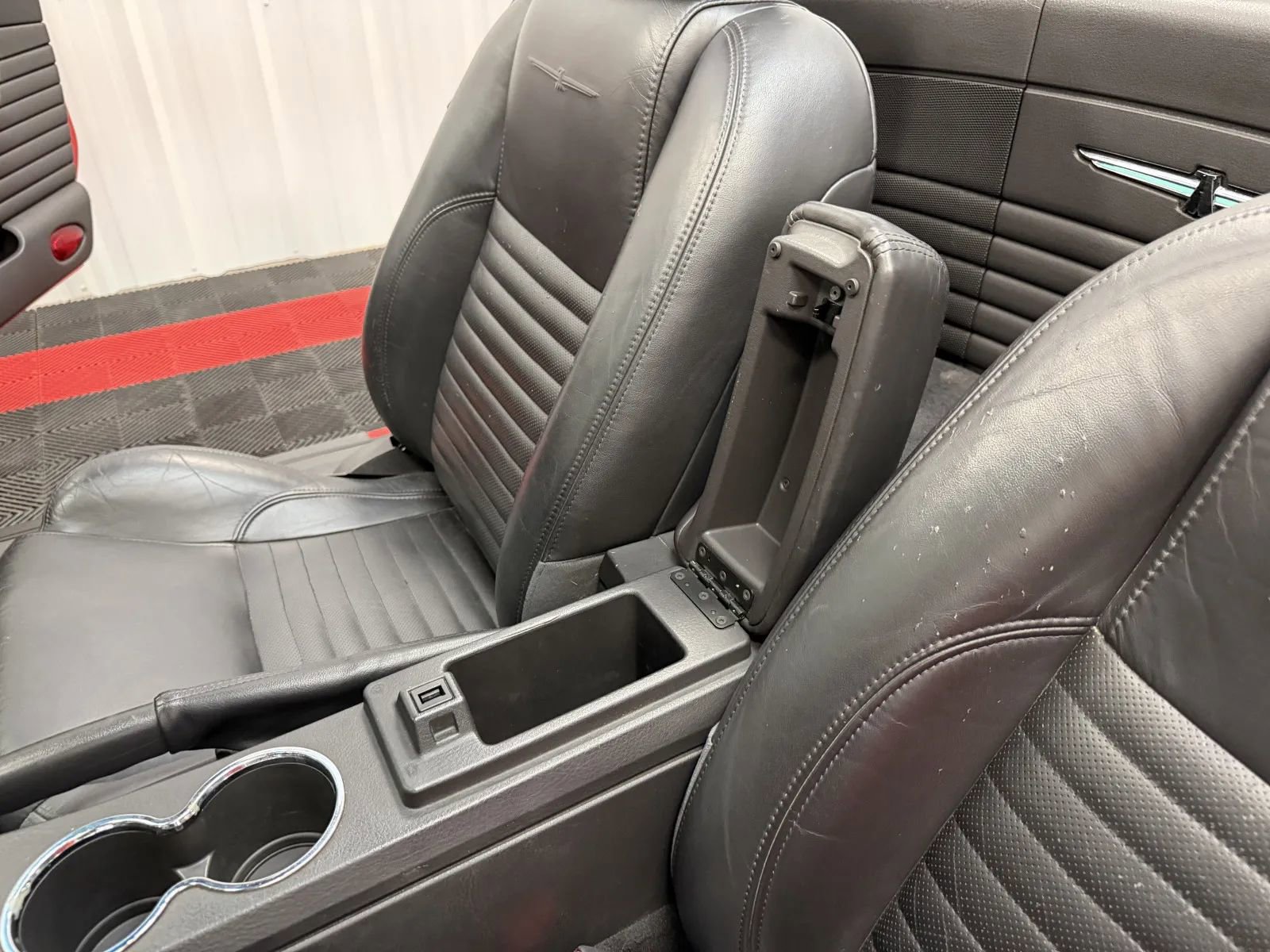 Used 2002 Ford Thunderbird image 34