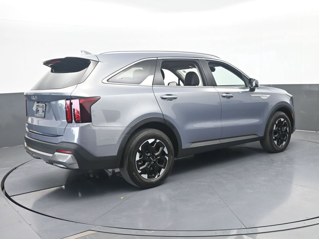 Used 2025 Kia Sorento S FWD image 6