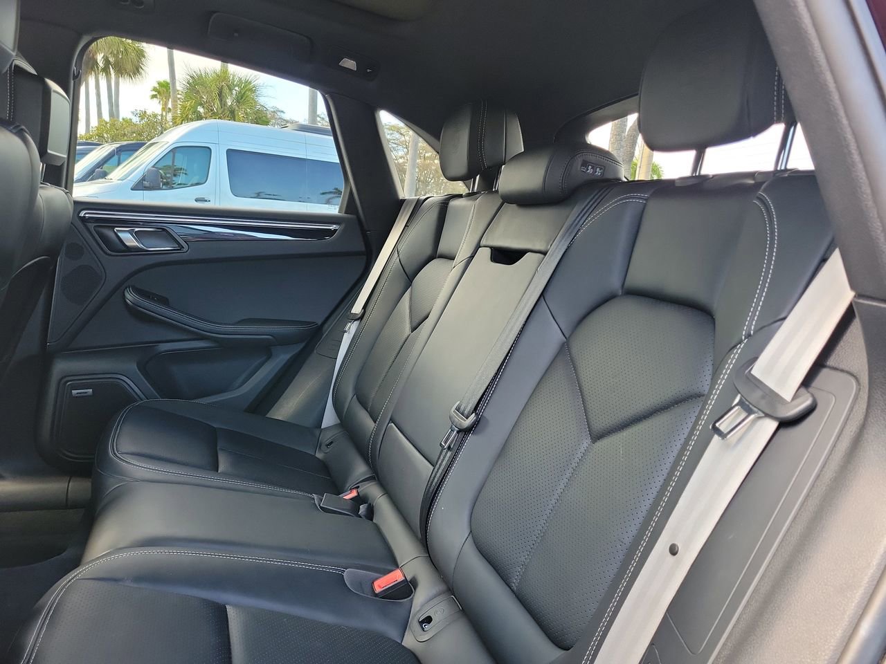 Used 2023 Porsche Macan Turbo image 11