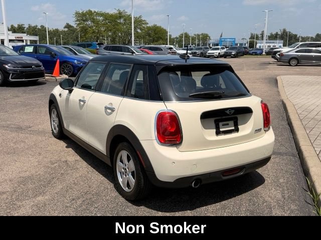 Used 2016 MINI Cooper 4-Door Hardtop FWD image 3