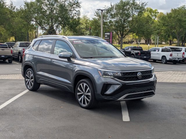 Used 2023 Volkswagen Taos SE FWD image 3