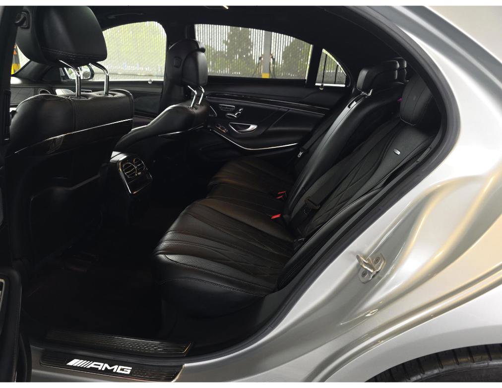 Used 2015 Mercedes-Benz S 63 AMG 4MATIC Sedan w/ Driver Assistance Package image 9