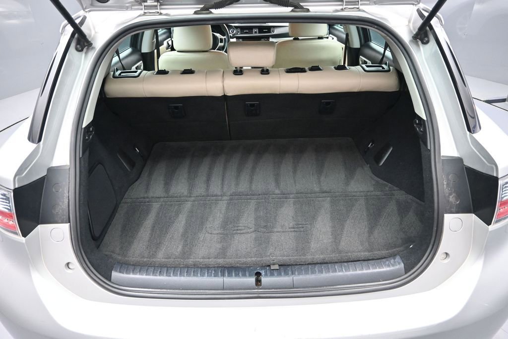 Used 2013 Lexus CT 200h w/ Premium Pkg w/Navigation FWD image 34
