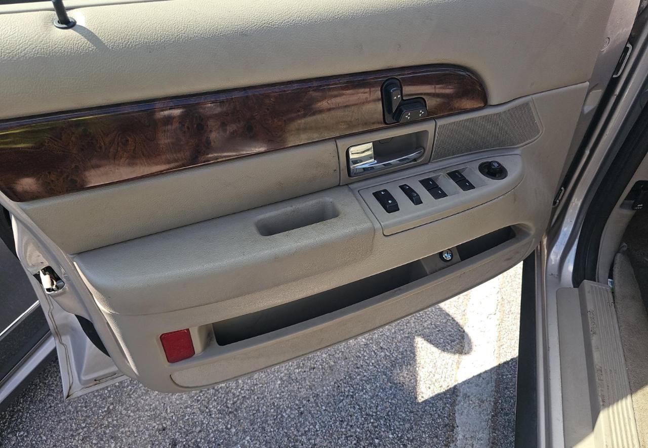 Used 2009 Mercury Grand Marquis LS RWD image 8