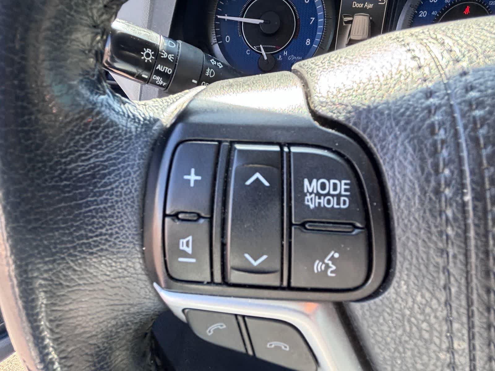 Used 2020 Toyota Sienna XLE w/ XLE Navigation Package FWD image 19