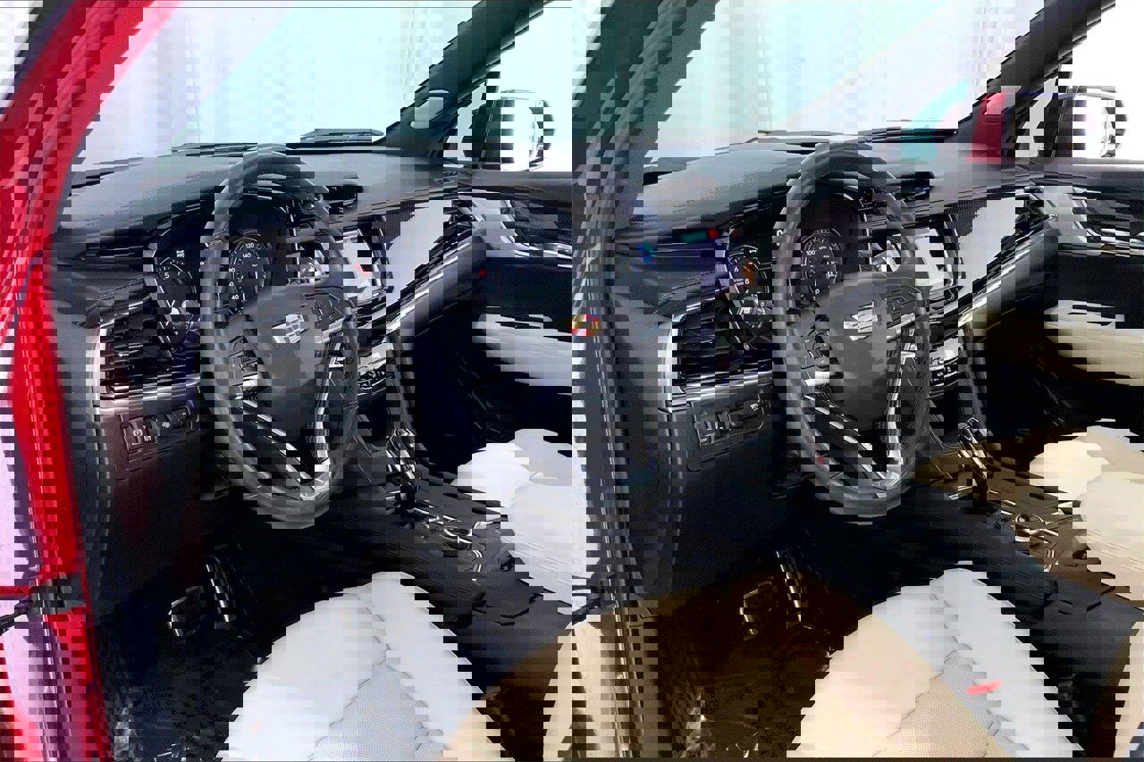 Used 2023 Cadillac XT6 Sport w/ Technology Package image 14