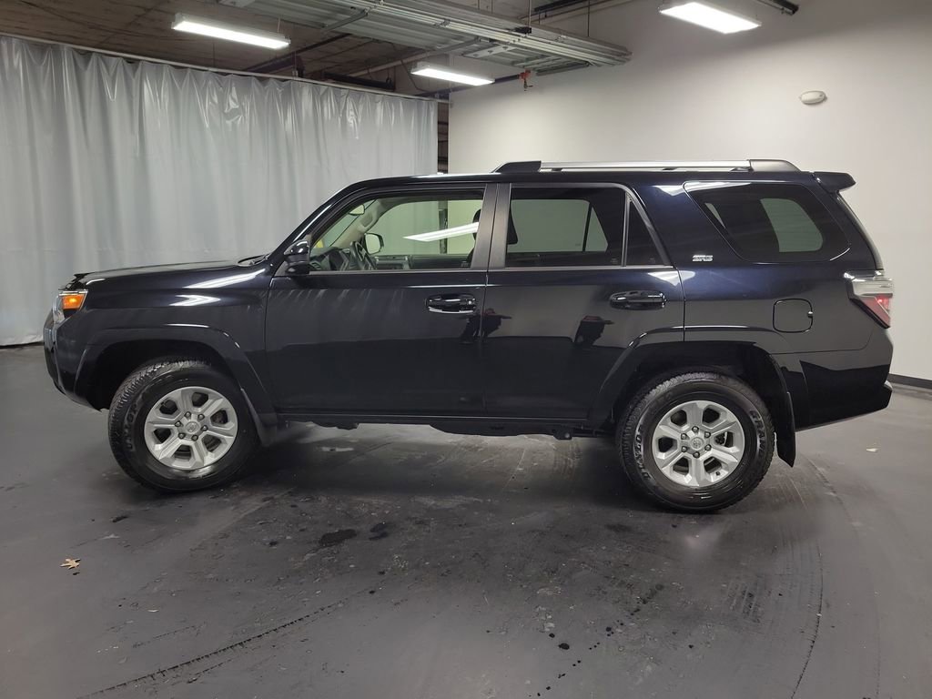 Used 2022 Toyota 4Runner SR5 image 5