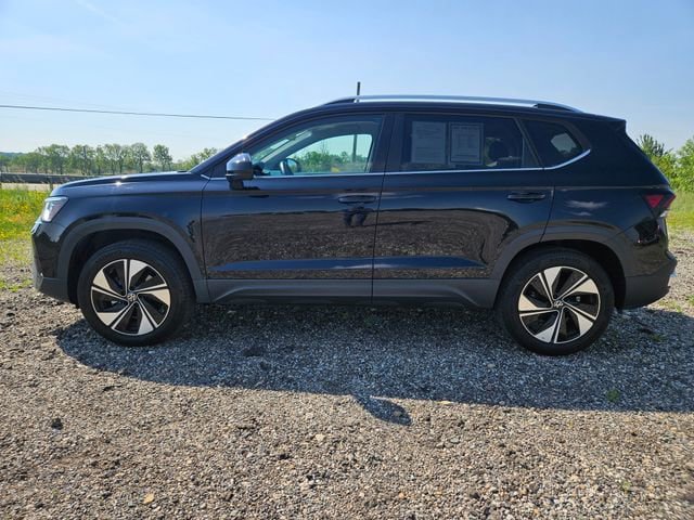 Used 2025 Volkswagen Taos SE AWD/4WD image 4
