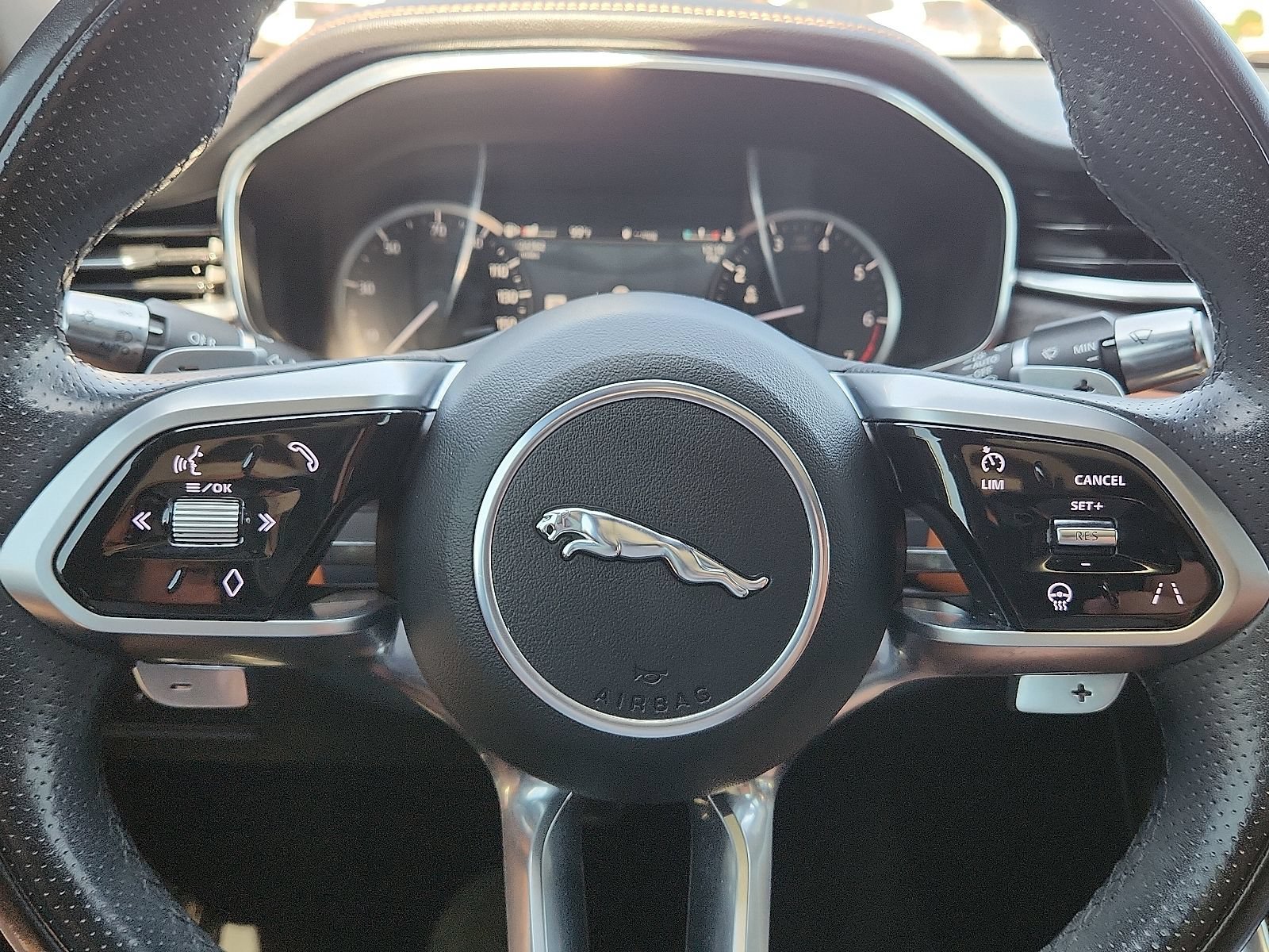 Used 2022 Jaguar XF R-Dynamic SE AWD/4WD image 25