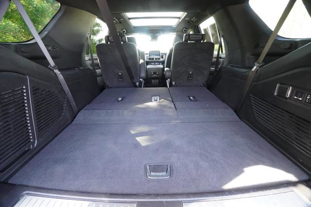 Used 2024 Chevrolet Tahoe High Country AWD/4WD image 35