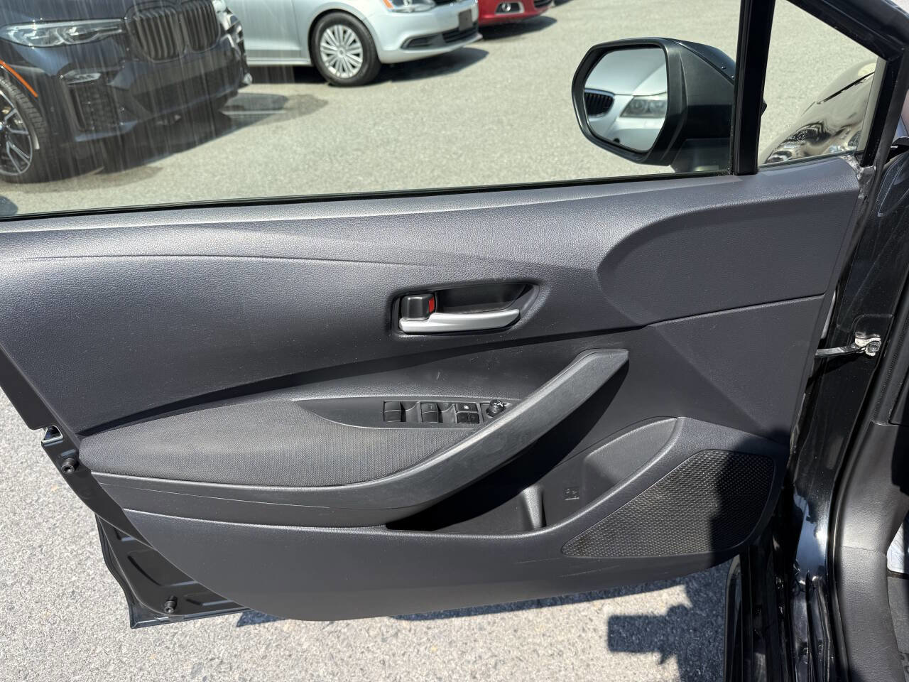 Used 2021 Toyota Corolla LE w/ Carpet Mat Package (TMS) FWD image 10