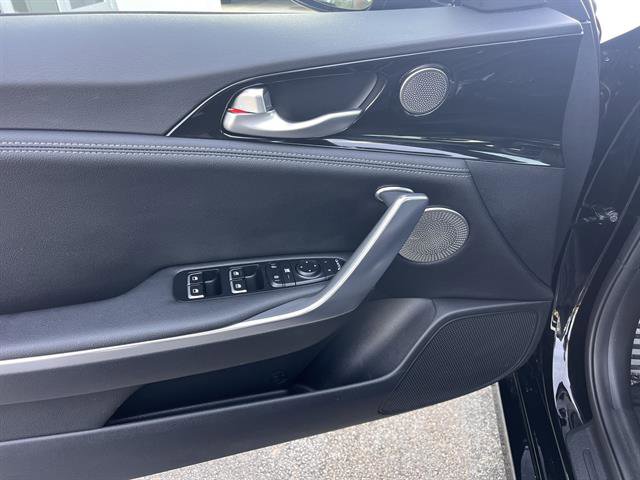 Used 2023 Kia Stinger GT-Line w/ Sun & Sound Package image 11