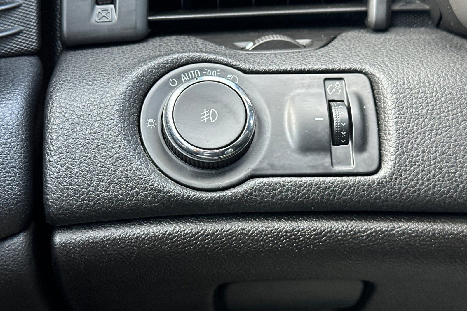 Used 2014 Chevrolet Malibu LTZ FWD image 29