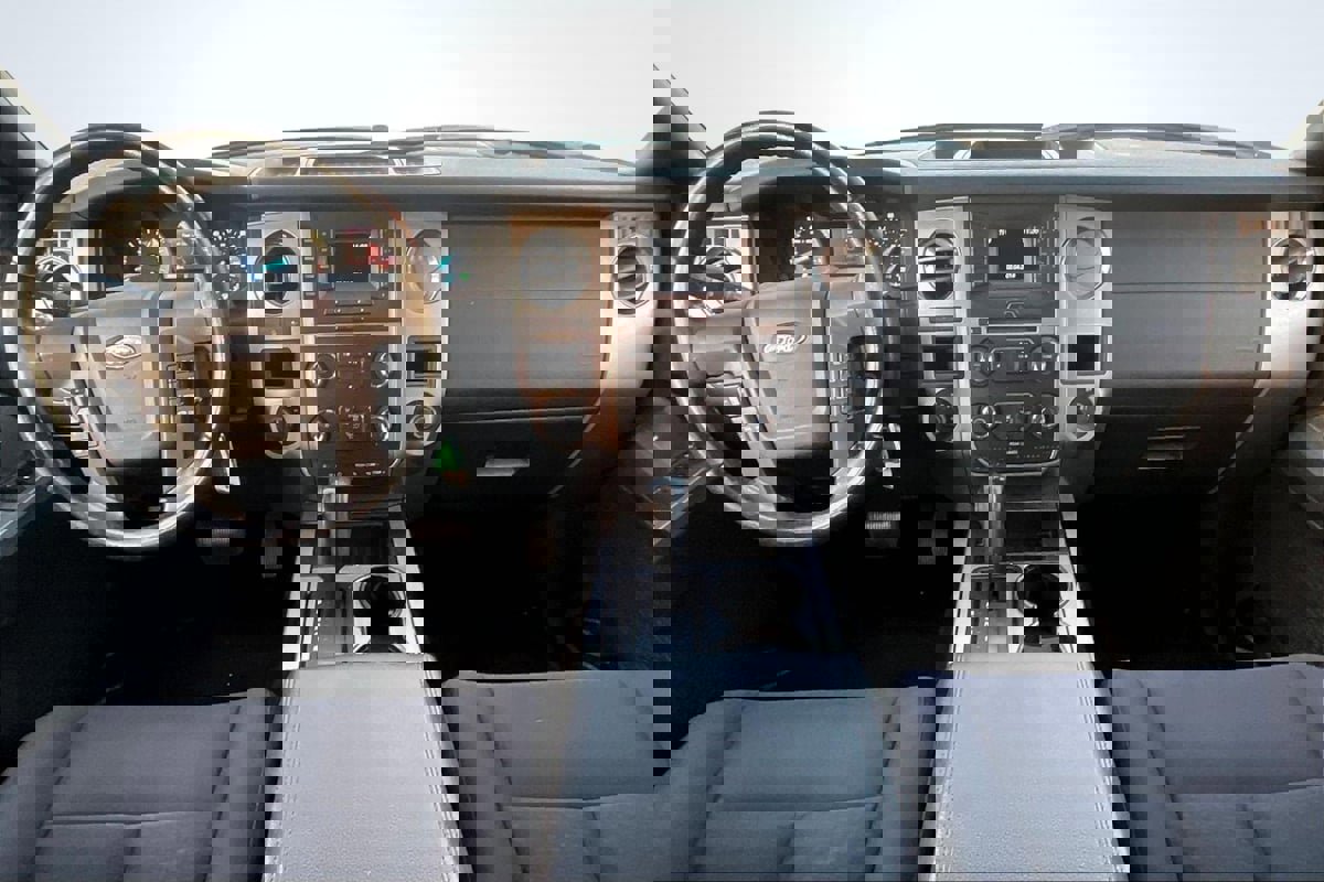 Used 2017 Ford Expedition XLT image 16