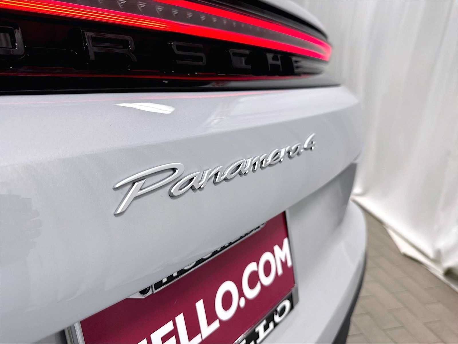 Used 2025 Porsche Panamera 4 AWD/4WD image 32