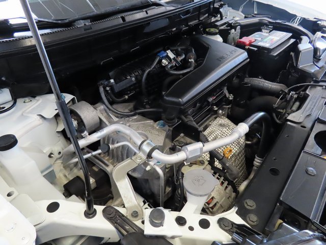 Used 2020 Nissan Rogue SV w/ Premium Package image 39