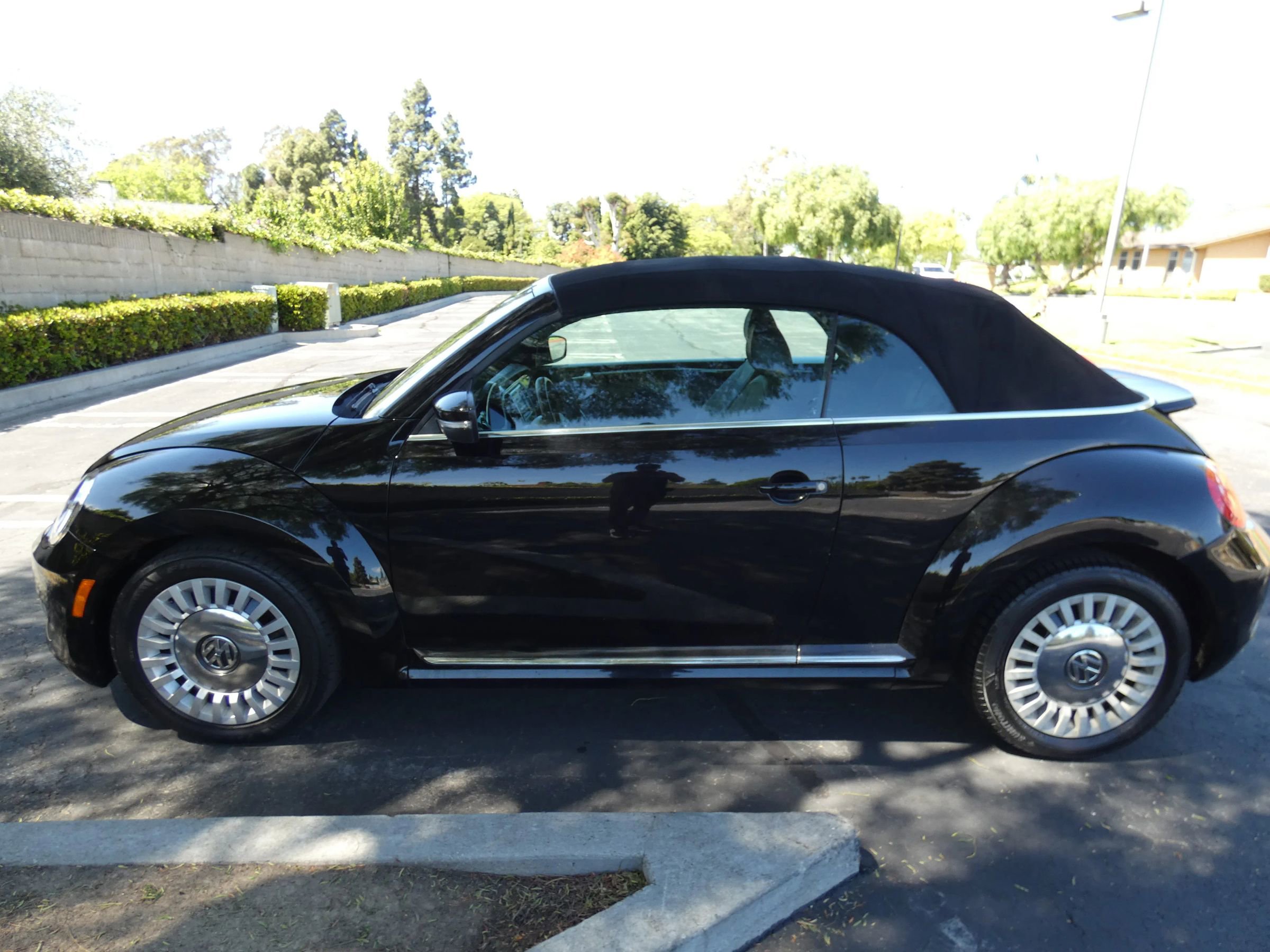 Used 2014 Volkswagen Beetle 2.5 image 55