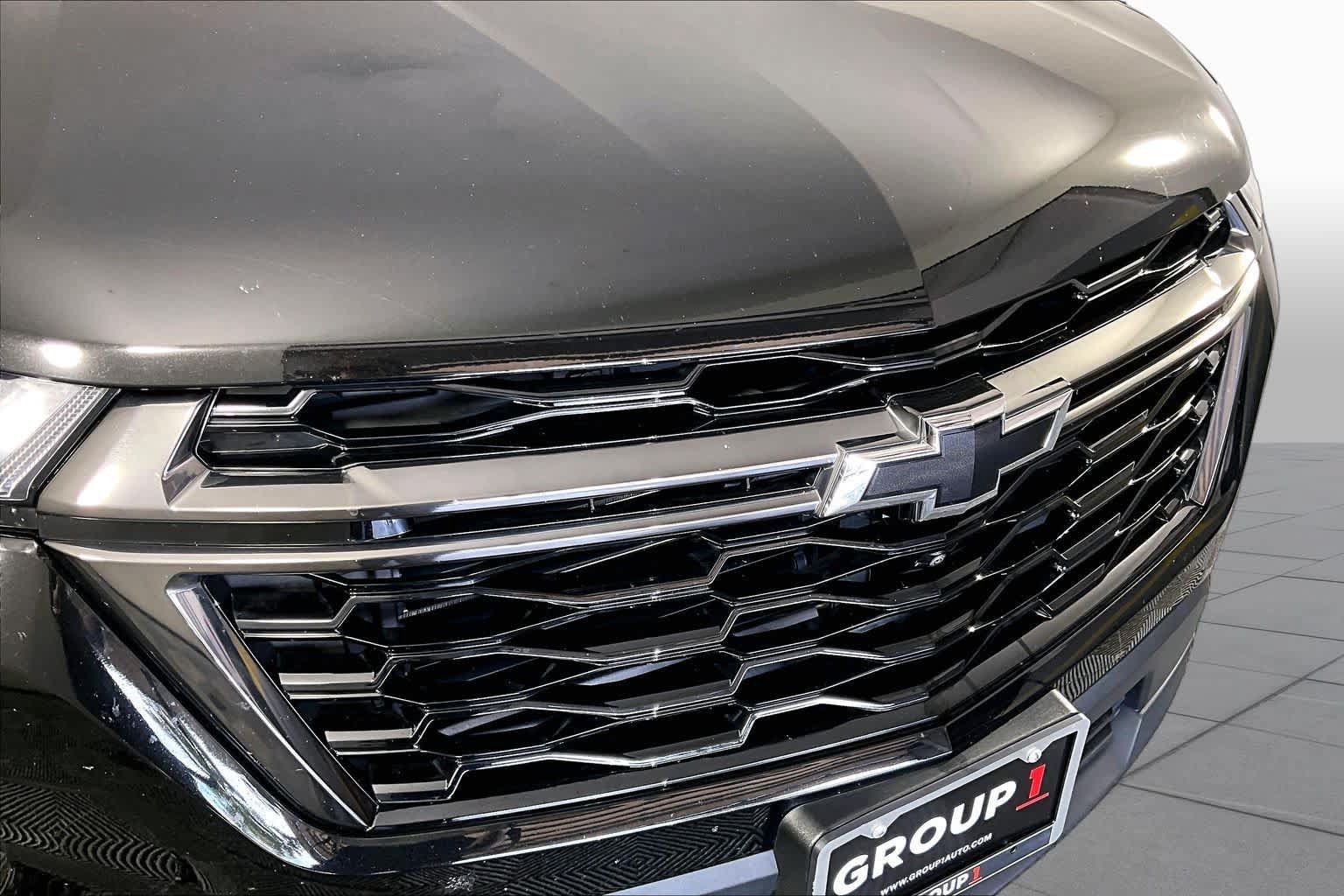 Used 2023 Chevrolet Traverse Premier w/ Redline Edition FWD image 28