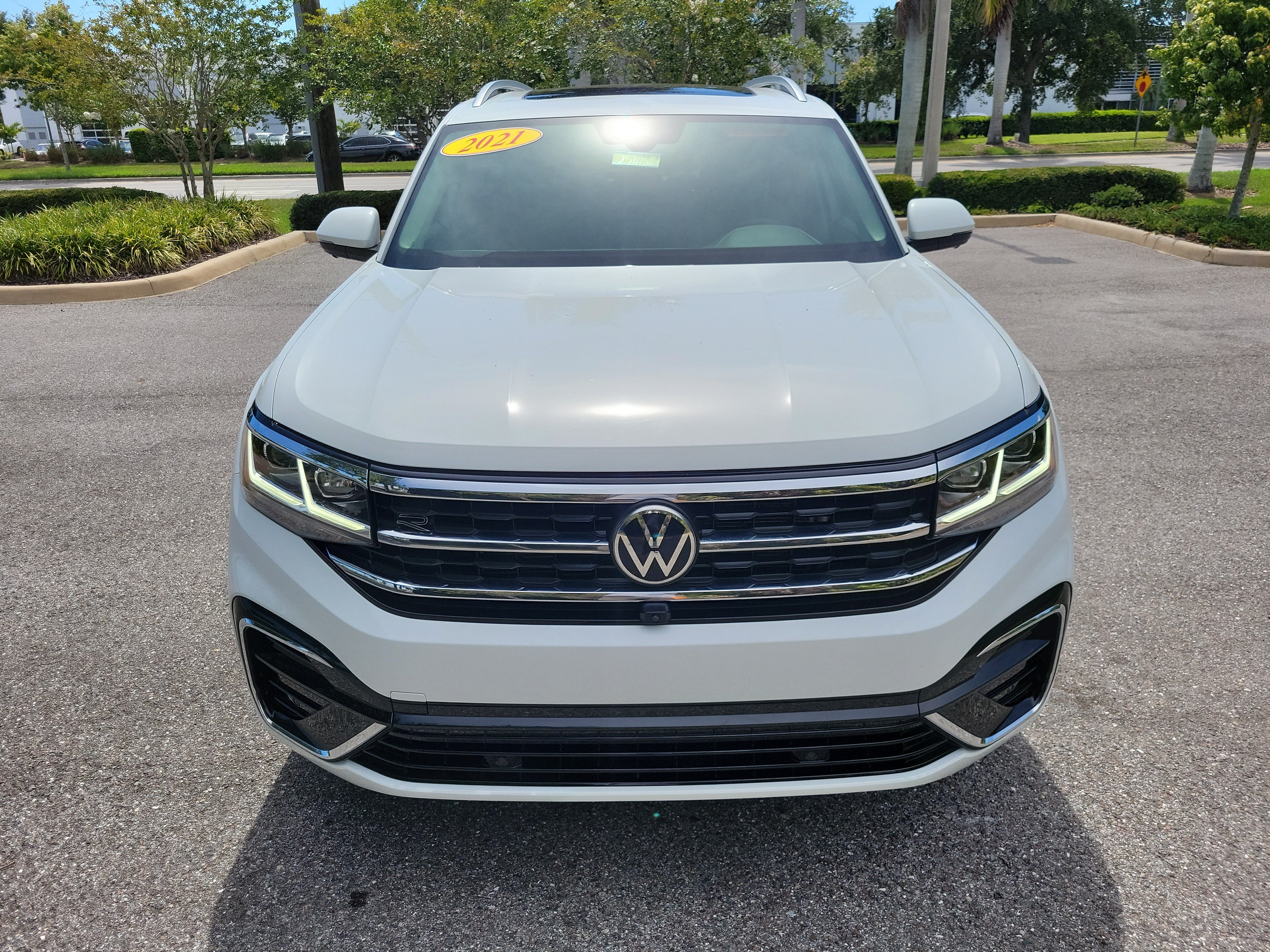 Used 2021 Volkswagen Atlas SEL Premium AWD/4WD image 2
