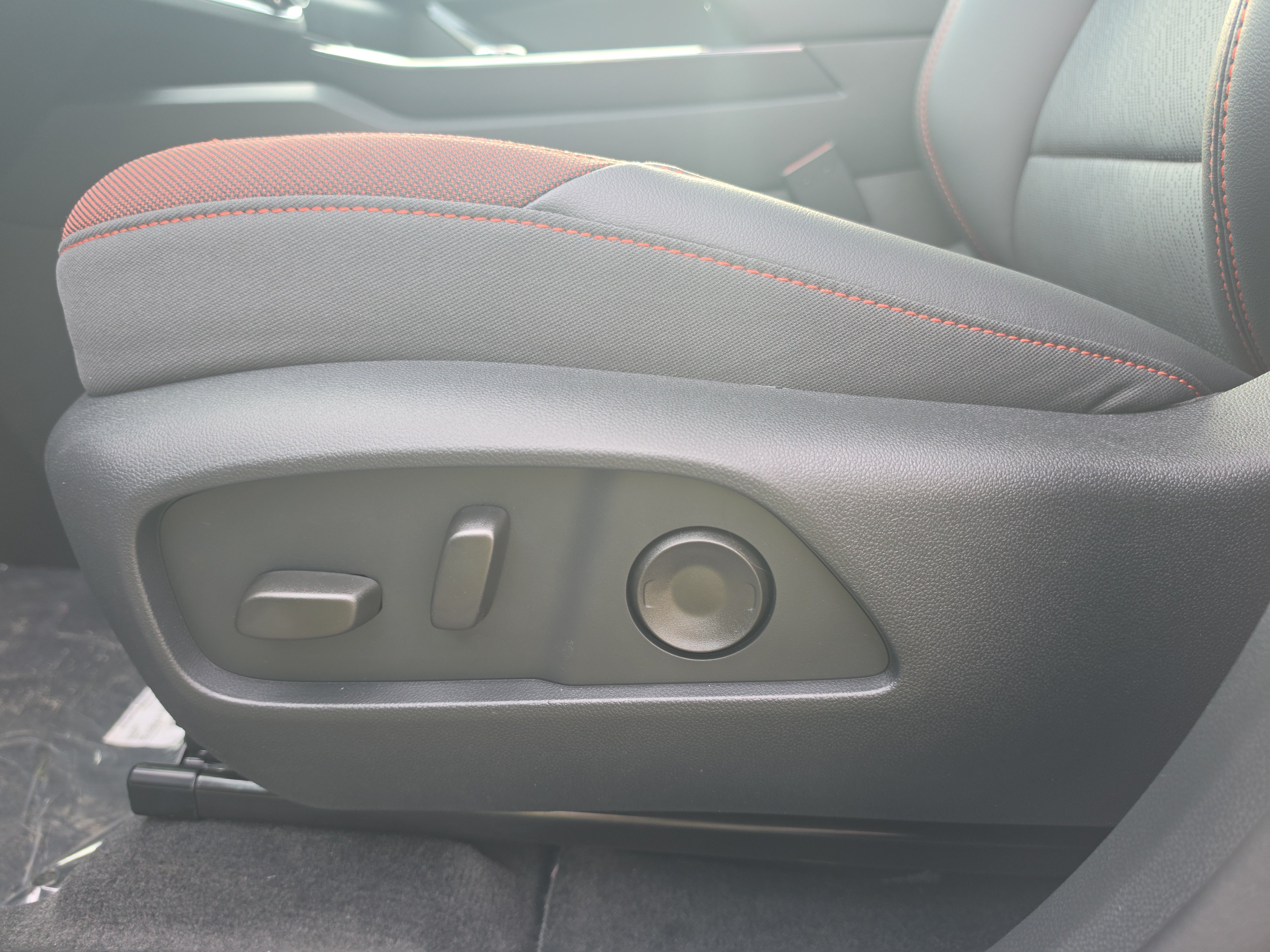 New 2027 Chevrolet Equinox RS w/ Safety and Technology Package AWD/4WD image 13