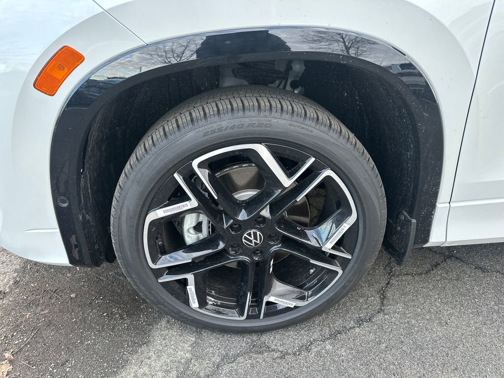 New 2026 Volkswagen Tiguan SEL R-Line image 2