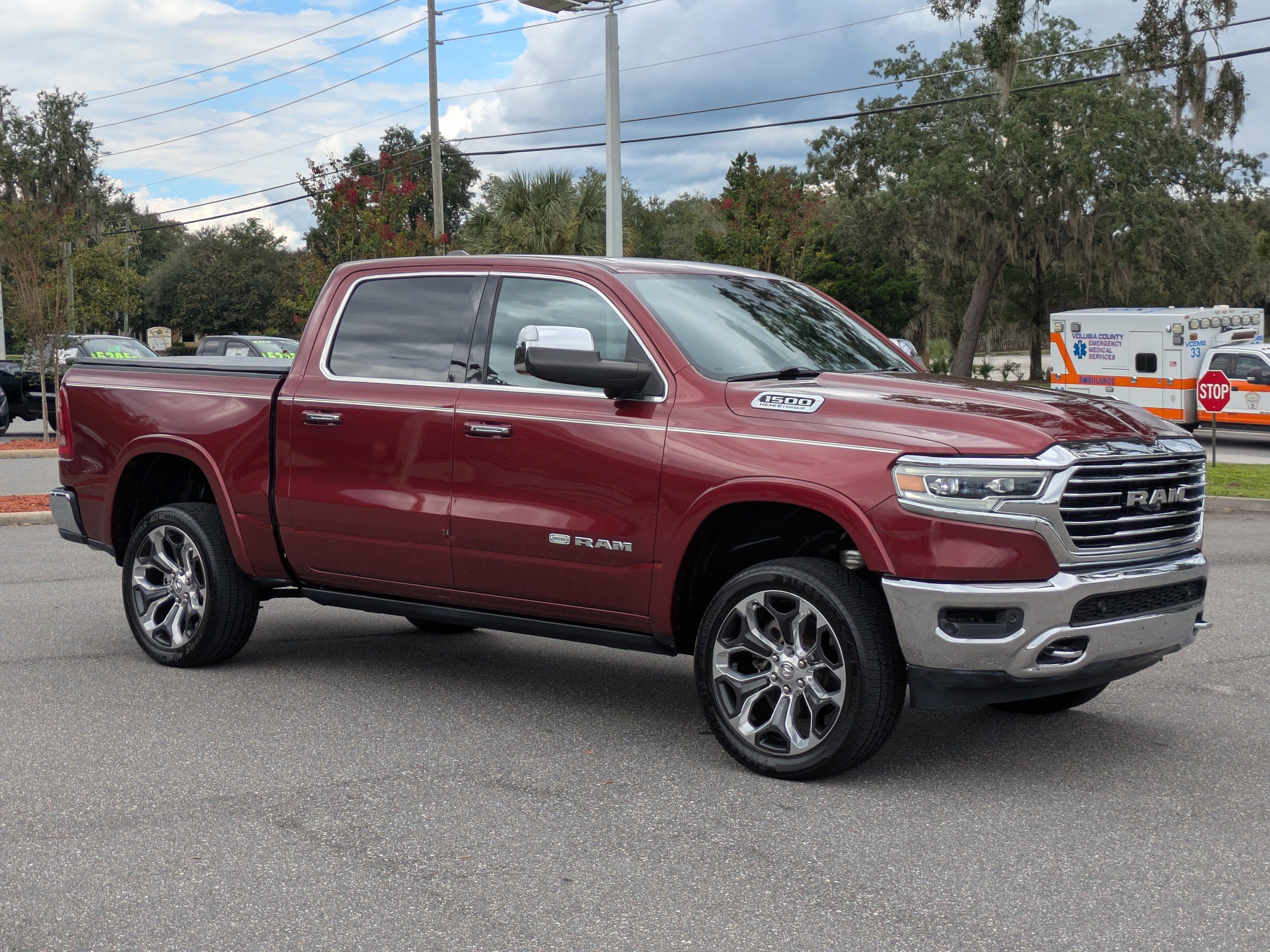 Used 2022 RAM 1500 Limited AWD/4WD image 2