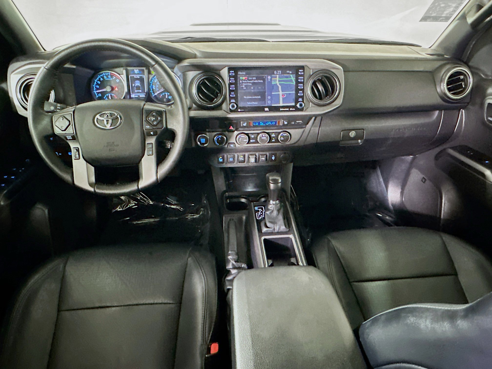 Used 2022 Toyota Tacoma TRD Sport w/ TRD Premium Sport Package AWD/4WD image 27