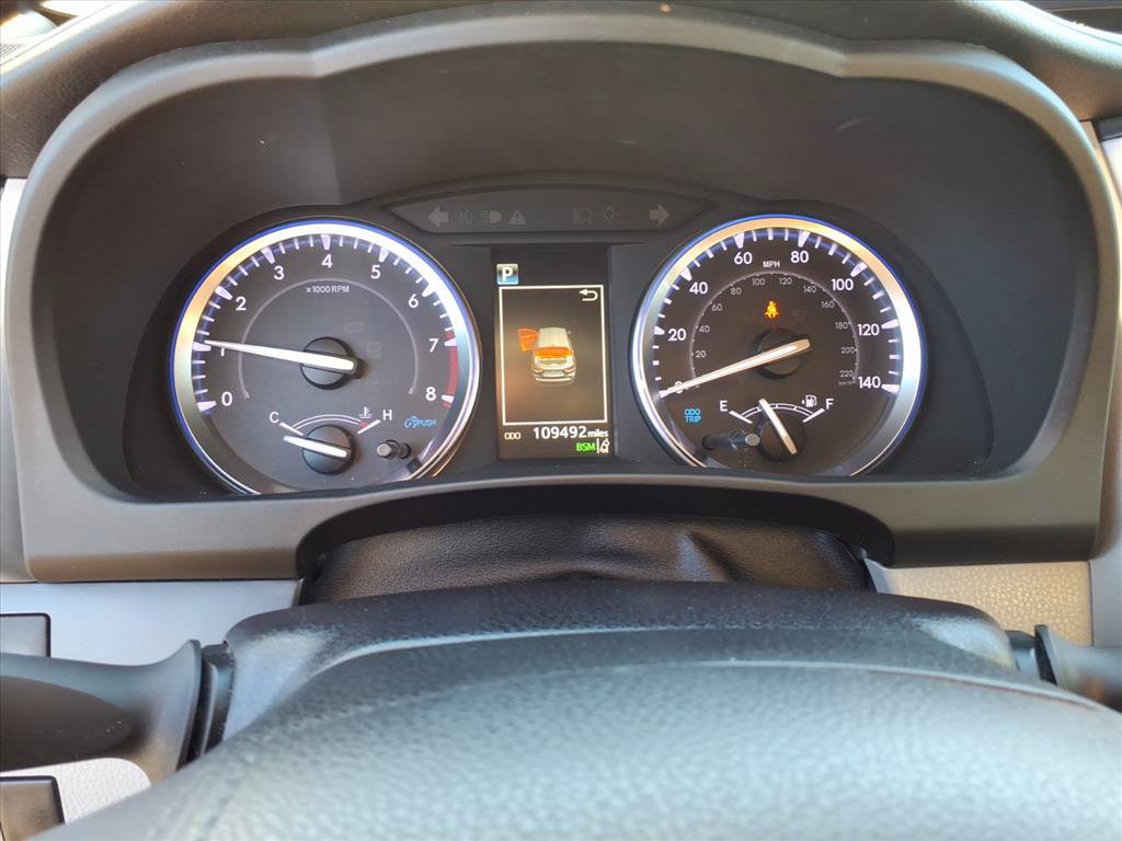 Used 2019 Toyota Highlander XLE AWD/4WD image 28