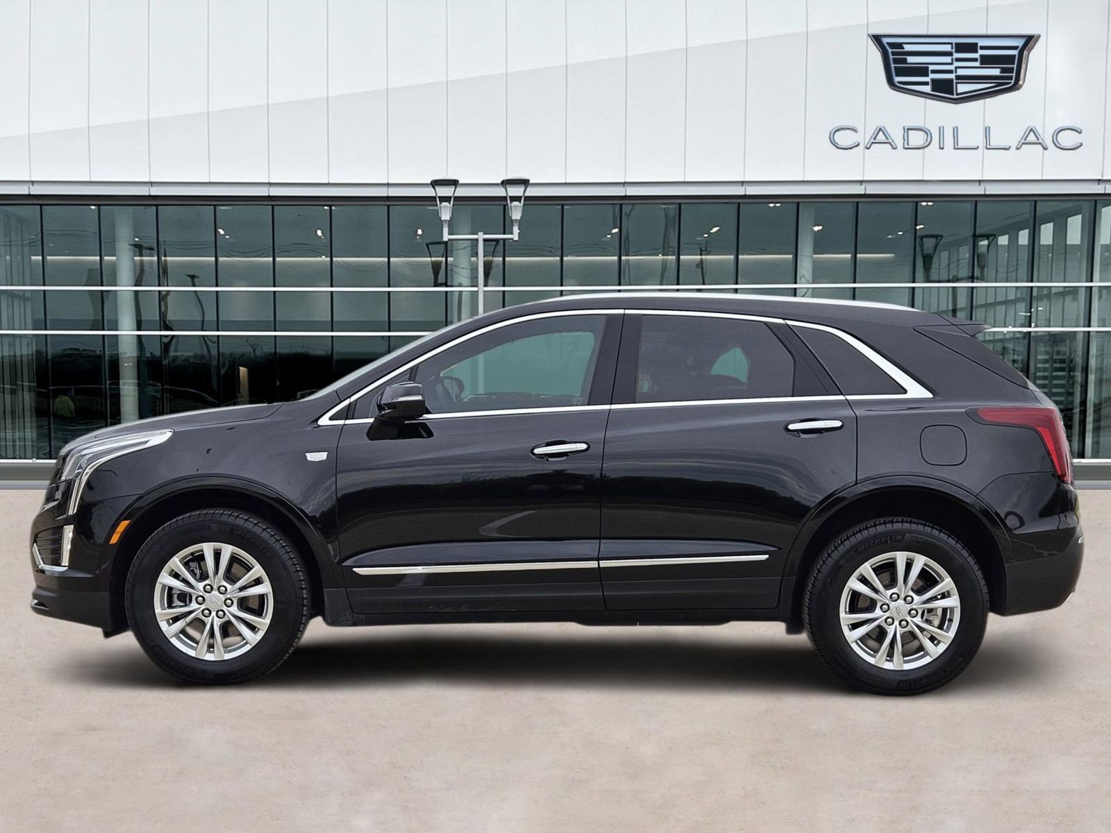 New 2026 Cadillac XT5 Luxury FWD image 3