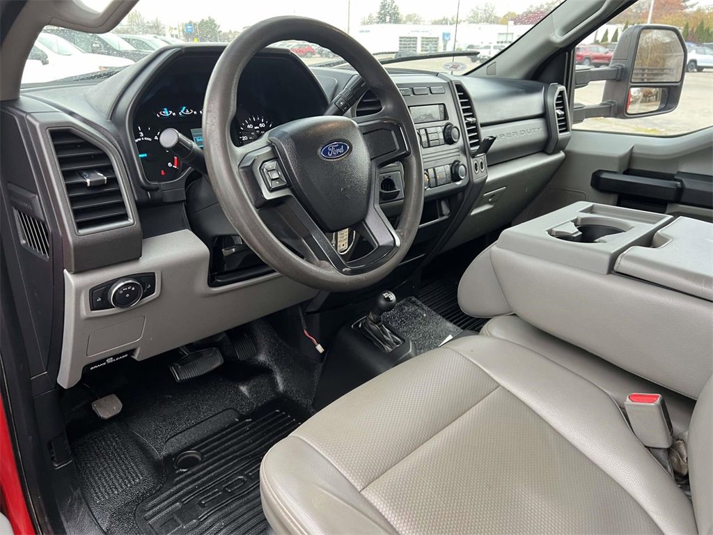 Used 2017 Ford F550 4x4 Regular Cab Super Duty image 25